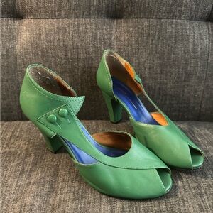 Remix leather Green Peep-Toe Heels * note scuff